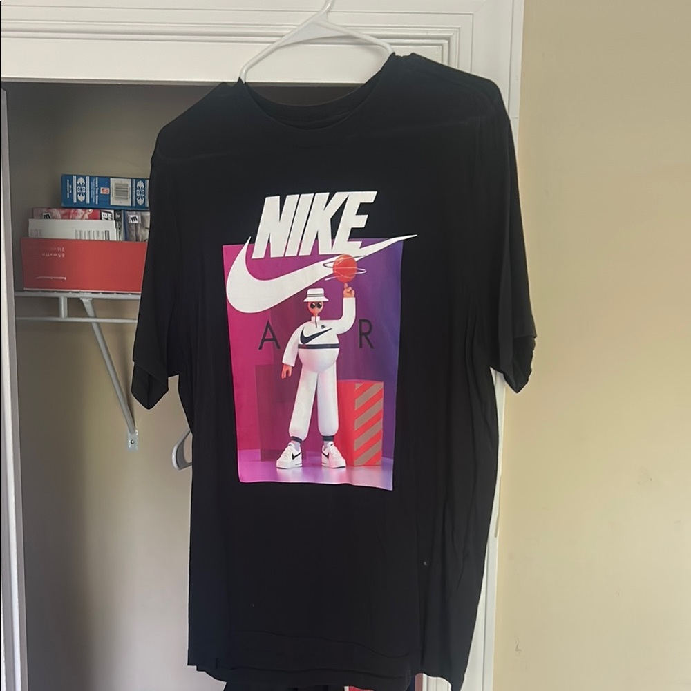 Nike Black Short Sleeve Tee Athletic Style